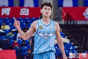 孔德昕：吴前&amp;约克整场被死缠 青岛则在风波下捍卫主场